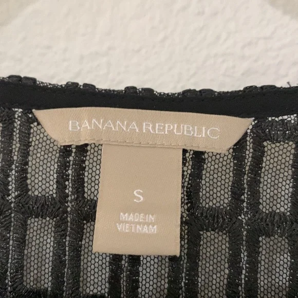 Banana Republic Women’s Blouse - Picture 4 of 5